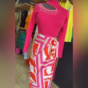 Unique, Skirt midi lenght, color pink,White,Orange and tan